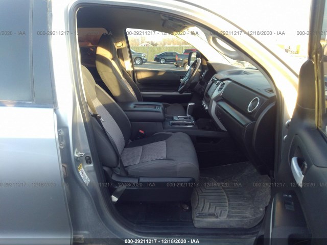 Photo 4 VIN: 5TFDW5F10EX393350 - TOYOTA TUNDRA 4WD TRUCK 