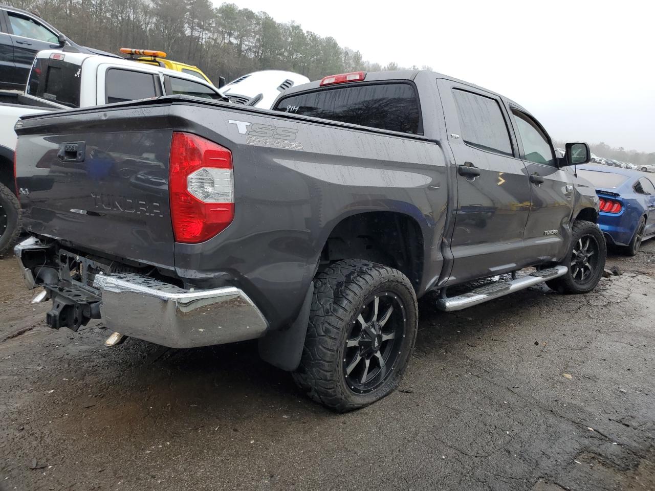 Photo 2 VIN: 5TFDW5F10EX398144 - TOYOTA TUNDRA 