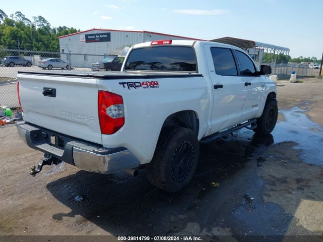 Photo 3 VIN: 5TFDW5F10FX478710 - TOYOTA TUNDRA 