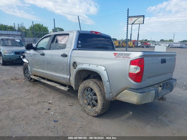 Photo 2 VIN: 5TFDW5F10GX515644 - TOYOTA TUNDRA 