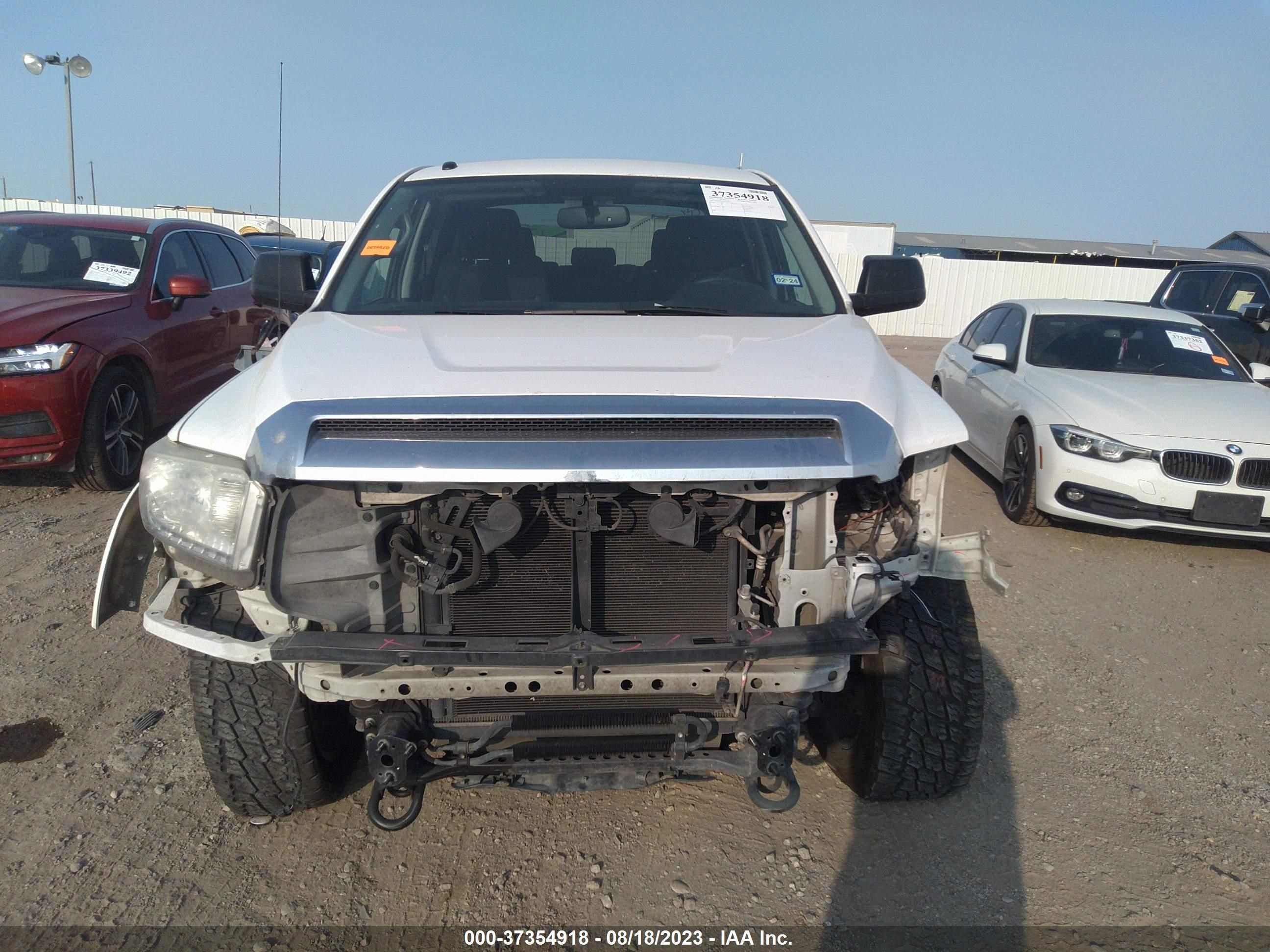 Photo 12 VIN: 5TFDW5F10GX538325 - TOYOTA TUNDRA 