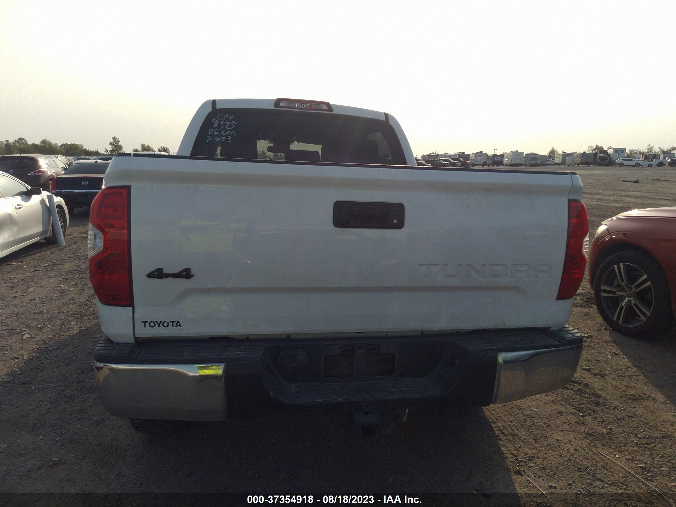 Photo 16 VIN: 5TFDW5F10GX538325 - TOYOTA TUNDRA 