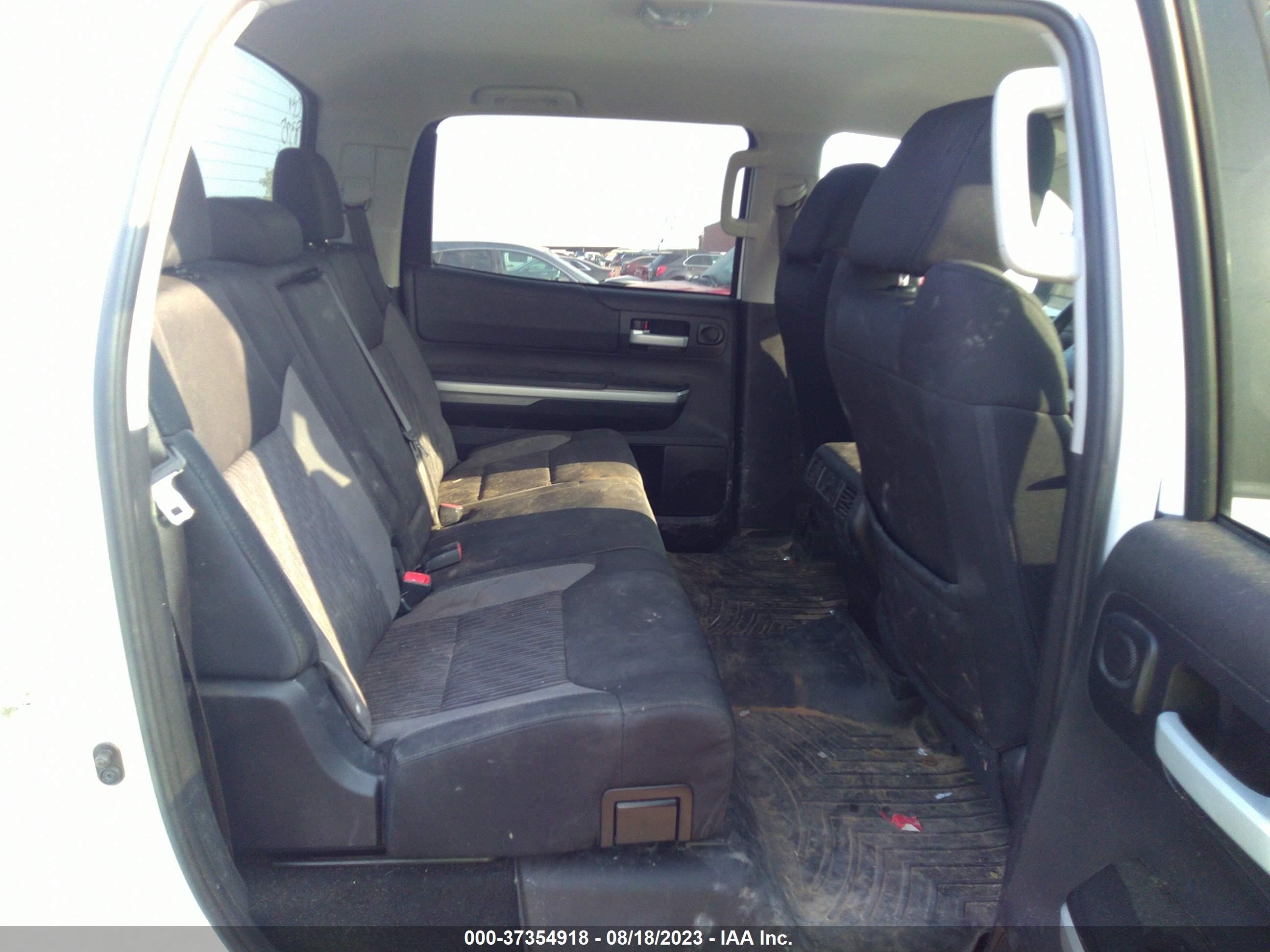 Photo 7 VIN: 5TFDW5F10GX538325 - TOYOTA TUNDRA 