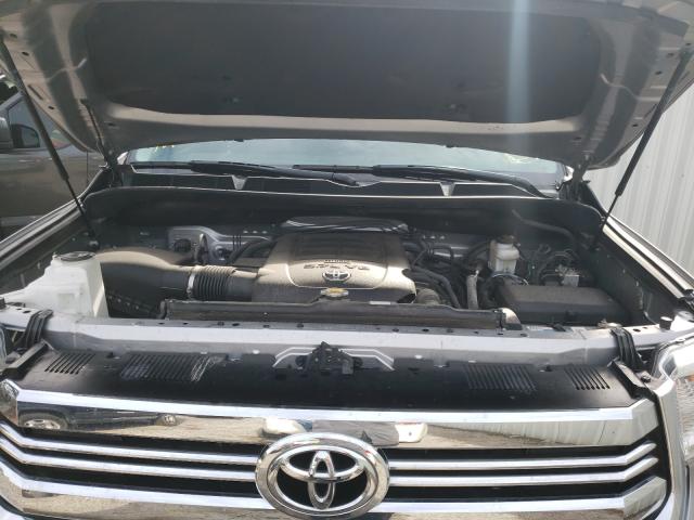 Photo 6 VIN: 5TFDW5F10HX622050 - TOYOTA TUNDRA CRE 