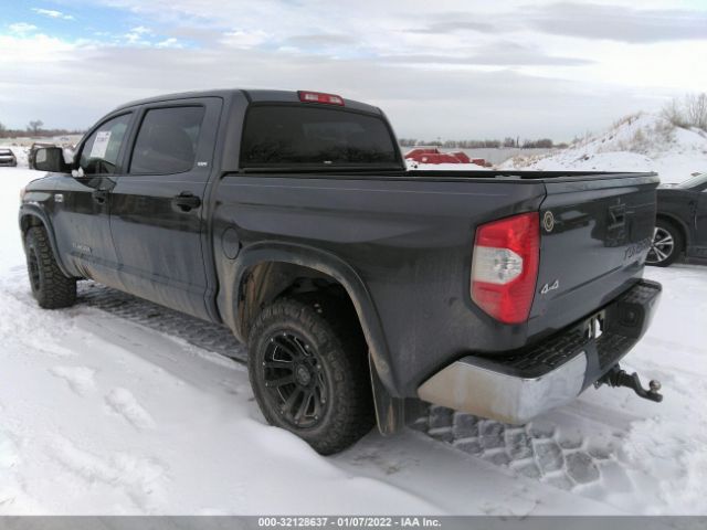 Photo 2 VIN: 5TFDW5F10HX656926 - TOYOTA TUNDRA 4WD 