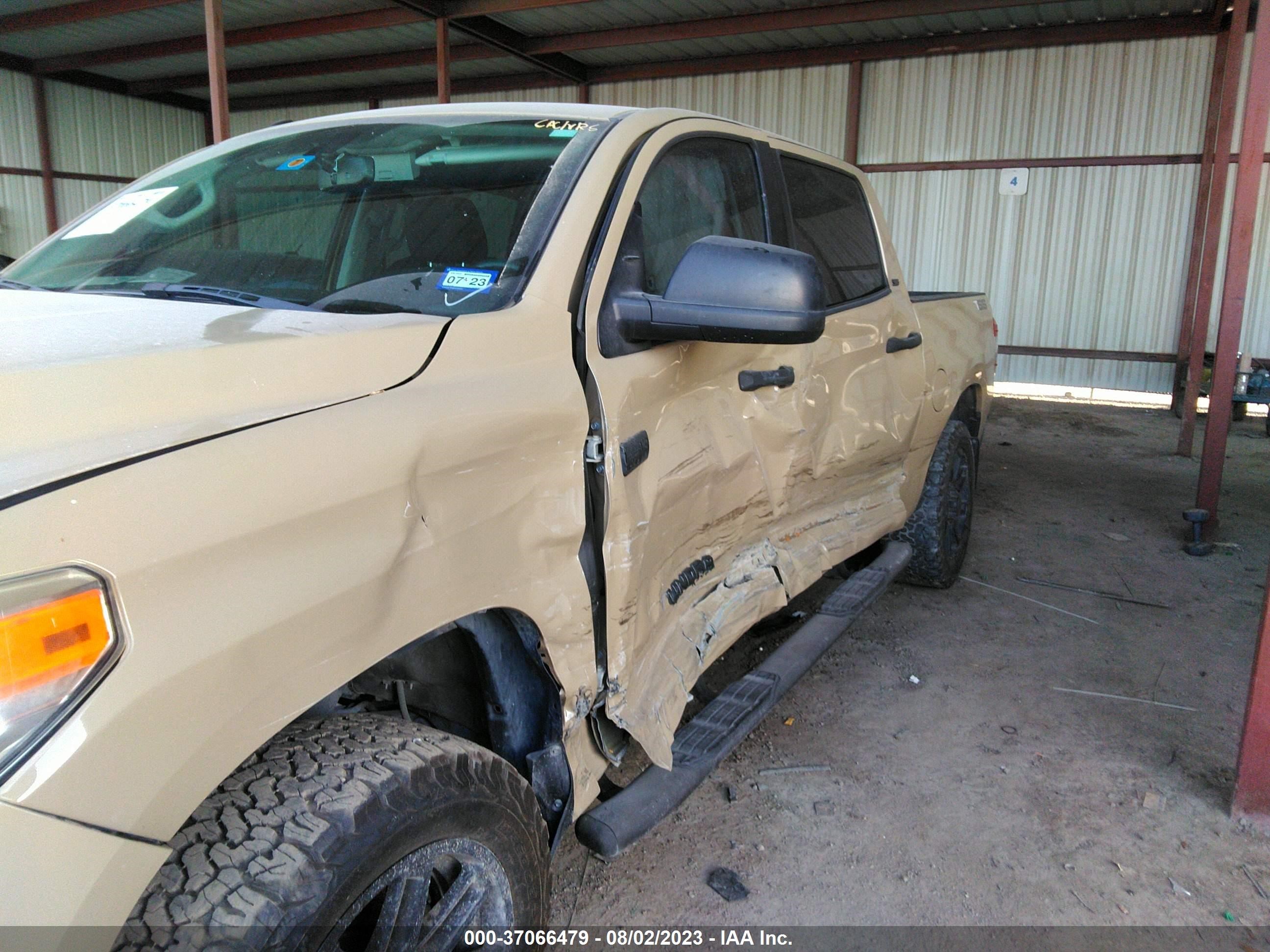 Photo 5 VIN: 5TFDW5F10HX658482 - TOYOTA TUNDRA 