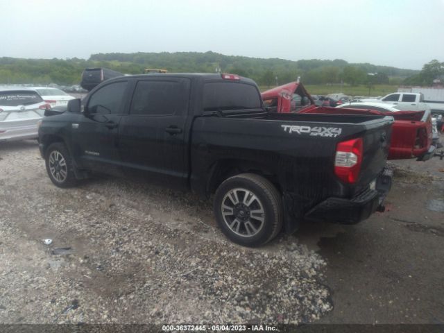 Photo 2 VIN: 5TFDW5F10JX709162 - TOYOTA TUNDRA 