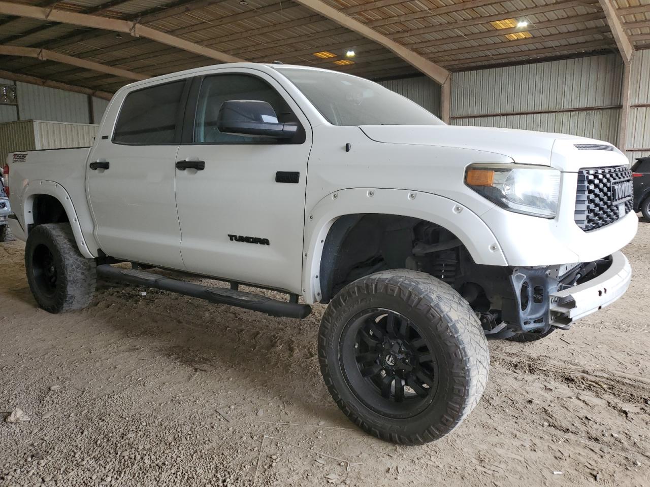 Photo 3 VIN: 5TFDW5F10KX778550 - TOYOTA TUNDRA 