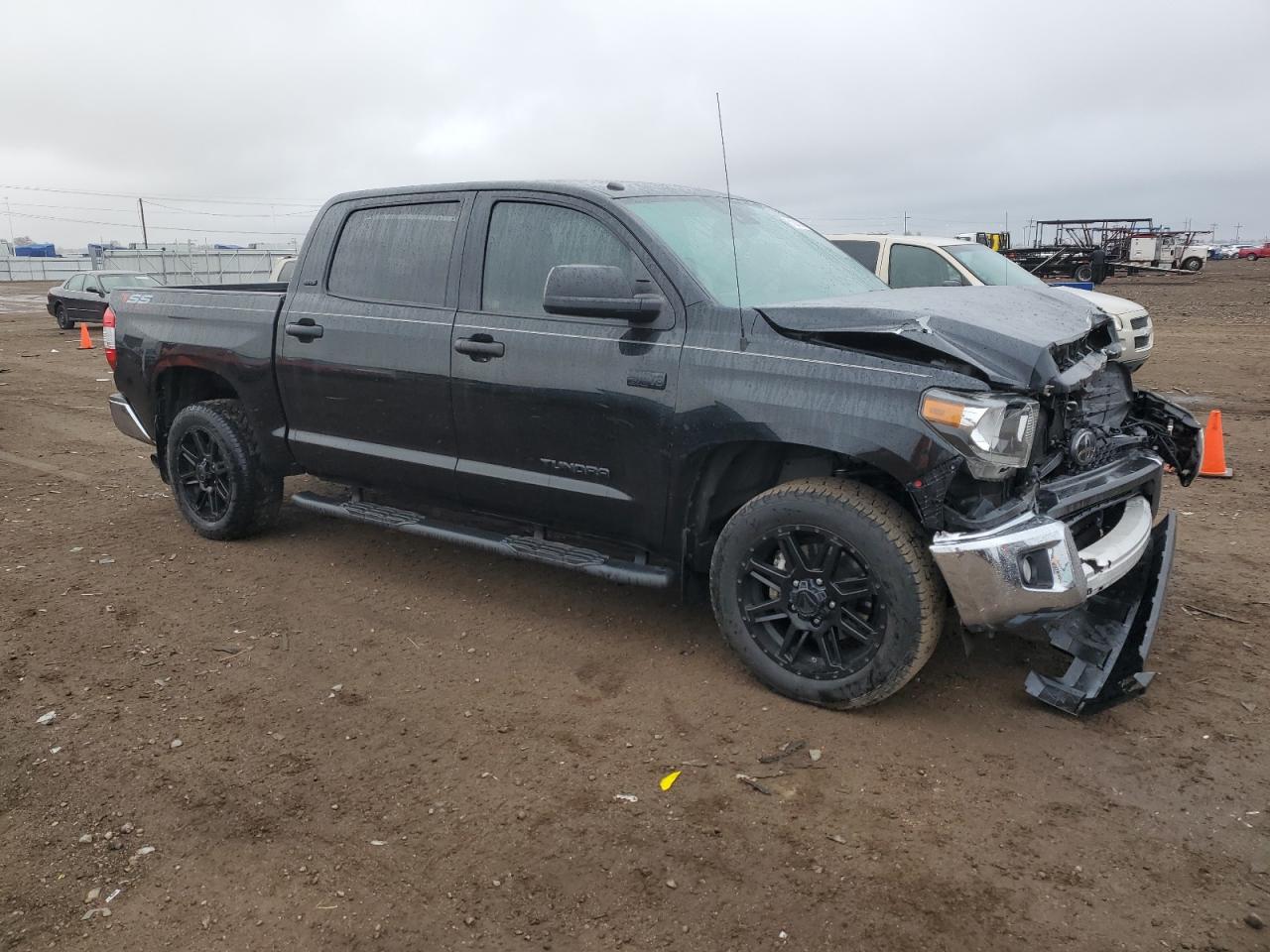 Photo 3 VIN: 5TFDW5F10KX845874 - TOYOTA TUNDRA 