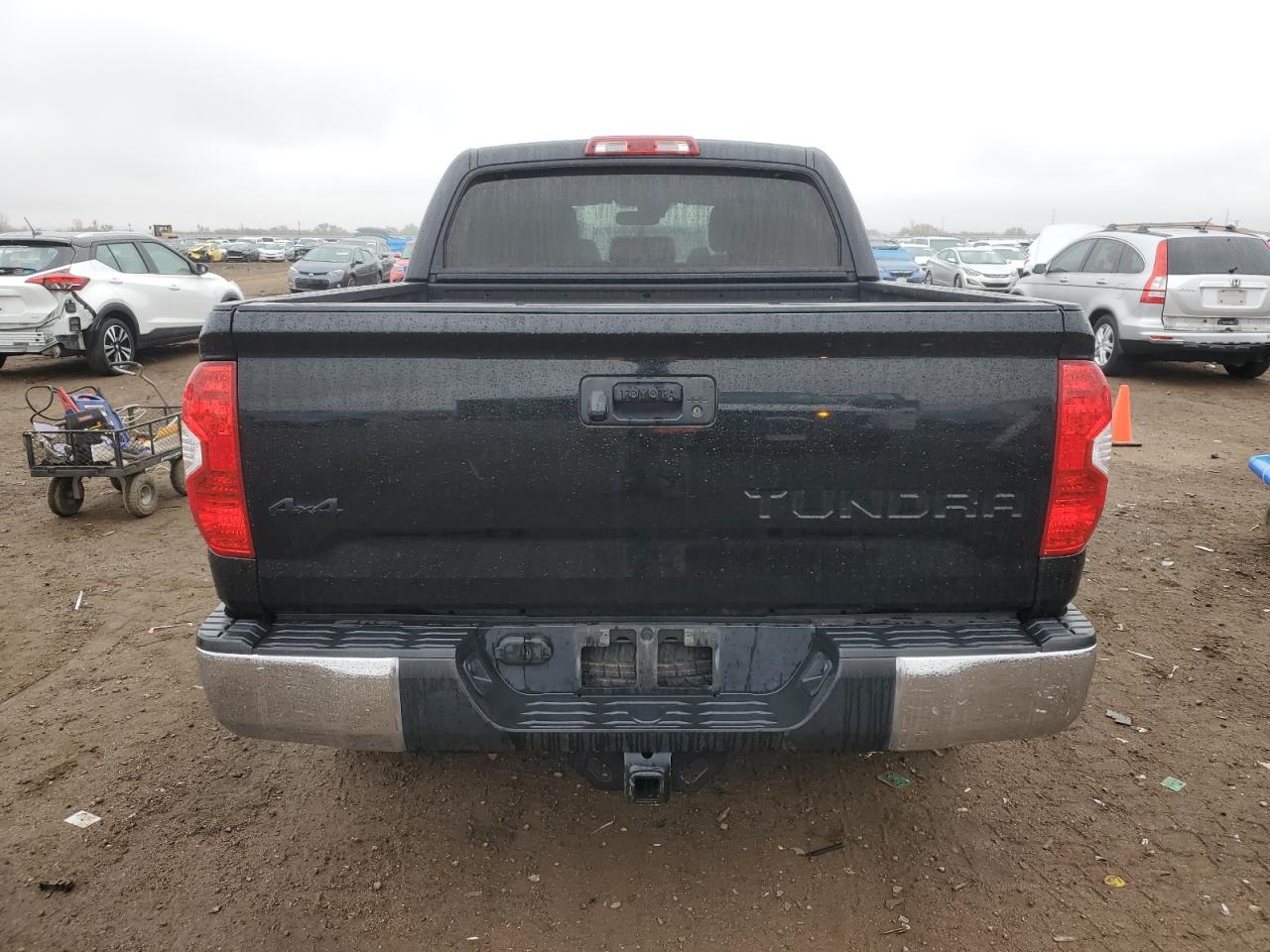 Photo 5 VIN: 5TFDW5F10KX845874 - TOYOTA TUNDRA 