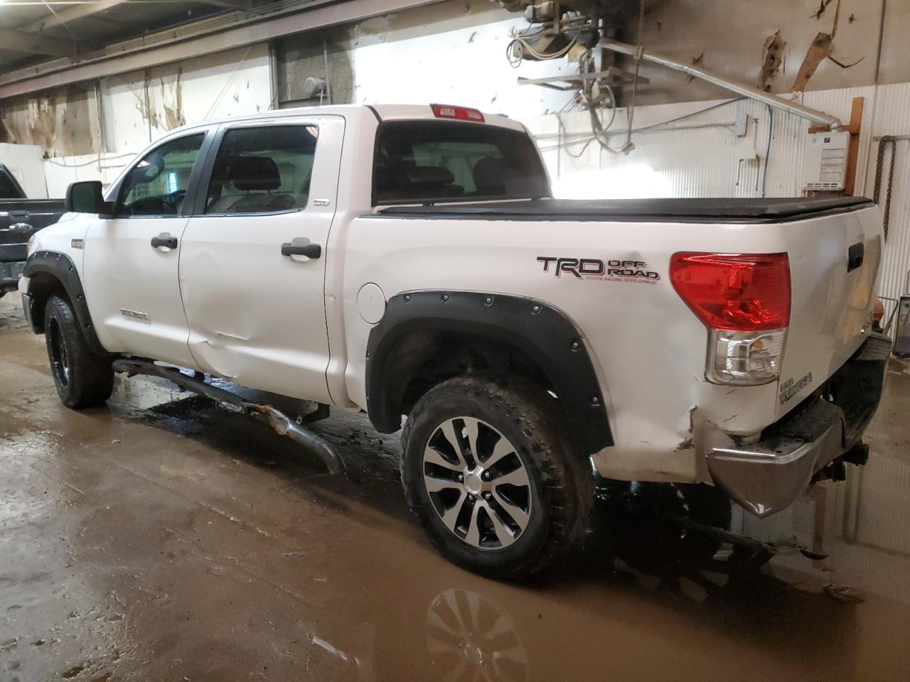 Photo 1 VIN: 5TFDW5F11BX192035 - TOYOTA TUNDRA 