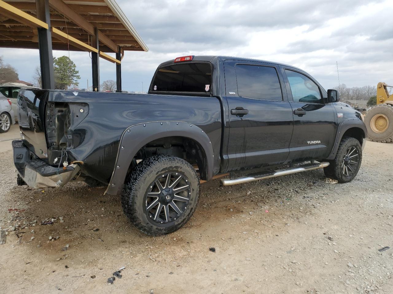 Photo 2 VIN: 5TFDW5F11DX308434 - TOYOTA TUNDRA 