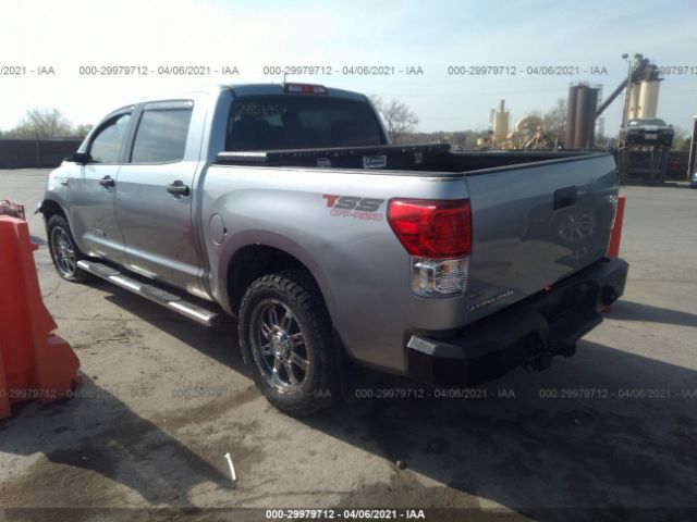 Photo 2 VIN: 5TFDW5F11DX309325 - TOYOTA TUNDRA 4WD TRUCK 