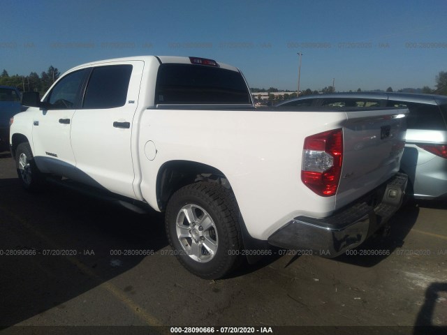 Photo 2 VIN: 5TFDW5F11GX490513 - TOYOTA TUNDRA 4WD TRUCK 