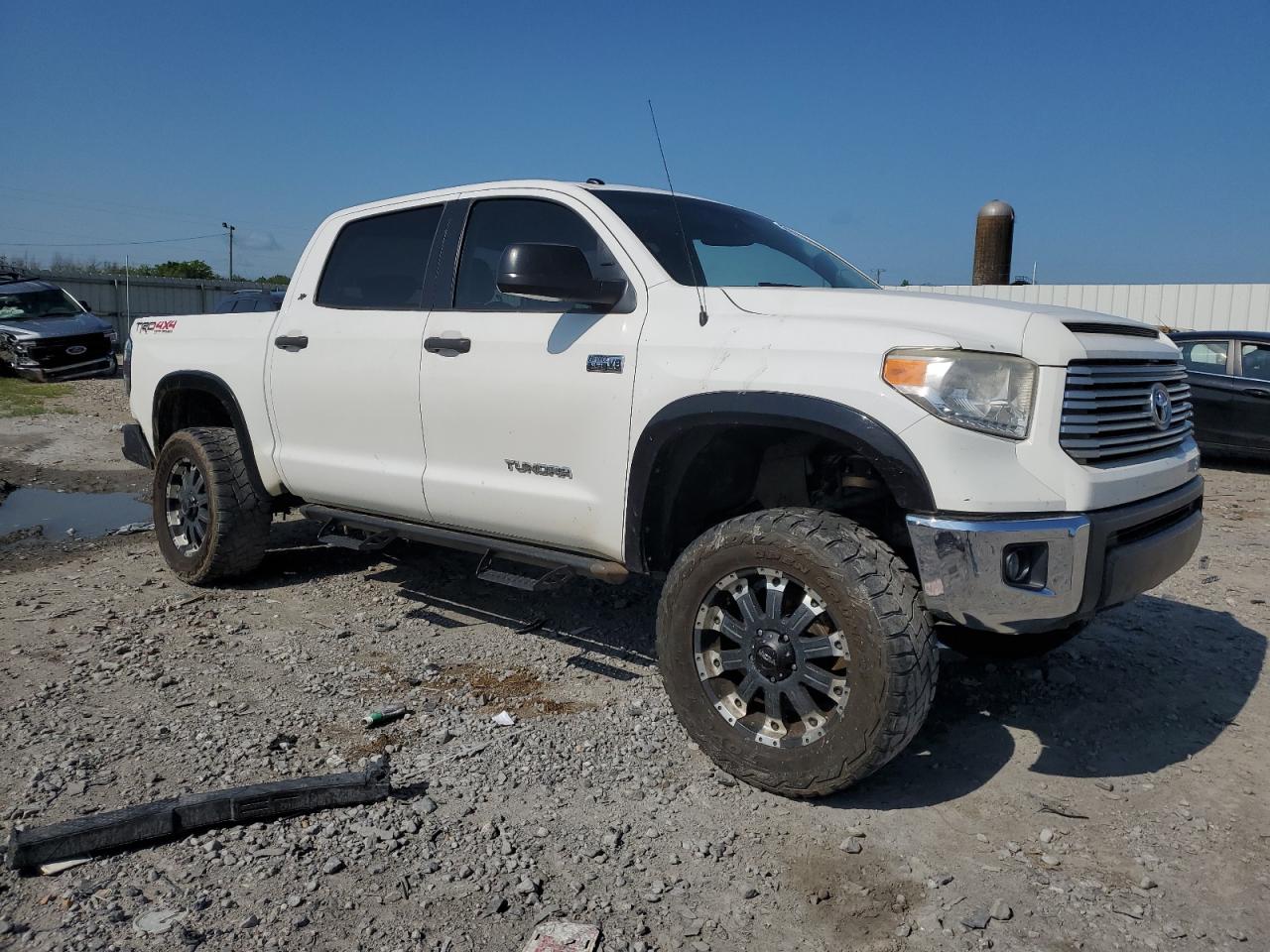 Photo 3 VIN: 5TFDW5F11GX553173 - TOYOTA TUNDRA 