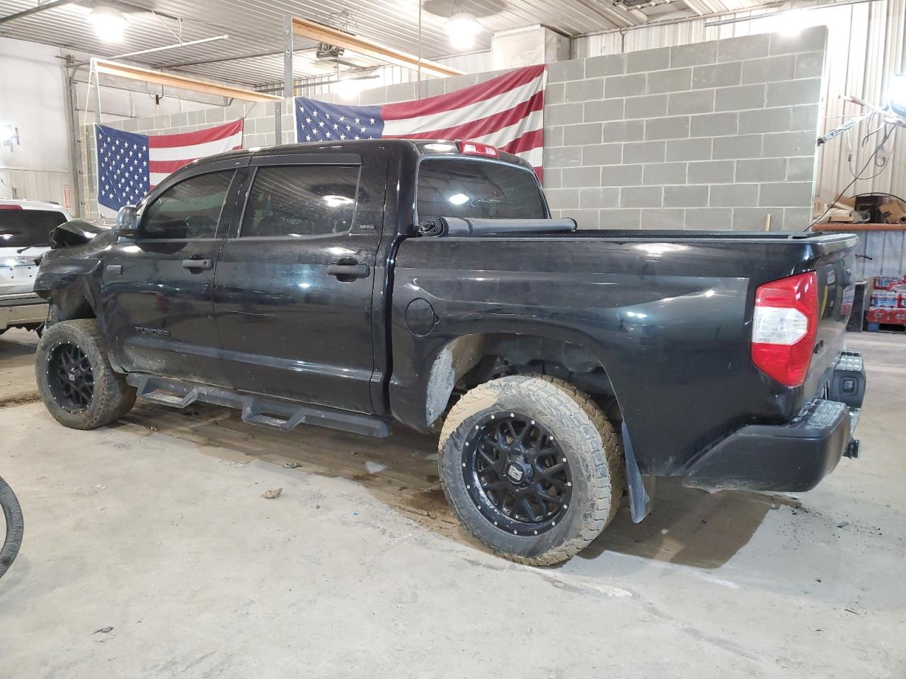 Photo 1 VIN: 5TFDW5F11HX609534 - TOYOTA TUNDRA 