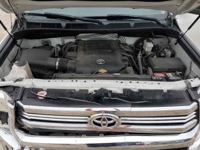 Photo 10 VIN: 5TFDW5F11HX677235 - TOYOTA TUNDRA CRE 