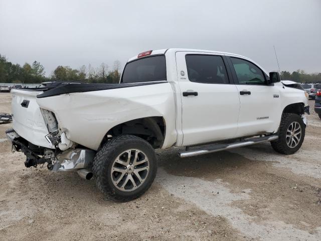 Photo 2 VIN: 5TFDW5F11HX677235 - TOYOTA TUNDRA CRE 