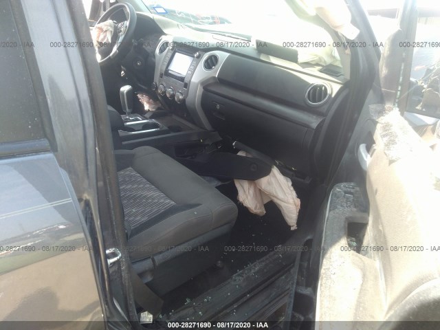 Photo 4 VIN: 5TFDW5F11JX710188 - TOYOTA TUNDRA 4WD 