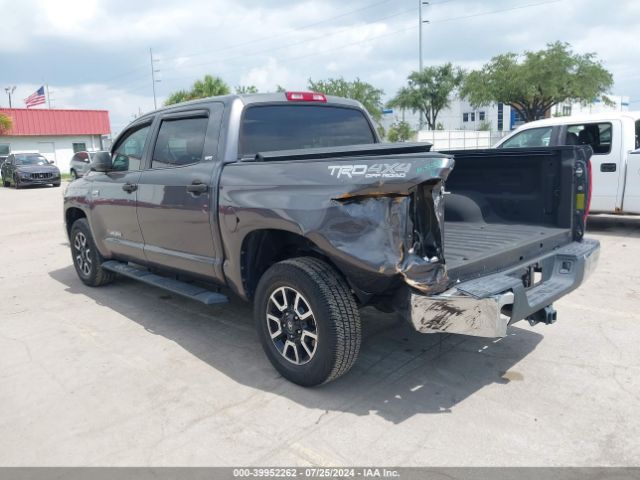 Photo 2 VIN: 5TFDW5F11JX769323 - TOYOTA TUNDRA 