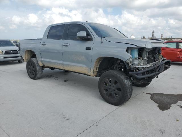 Photo 3 VIN: 5TFDW5F11JX770360 - TOYOTA TUNDRA CRE 