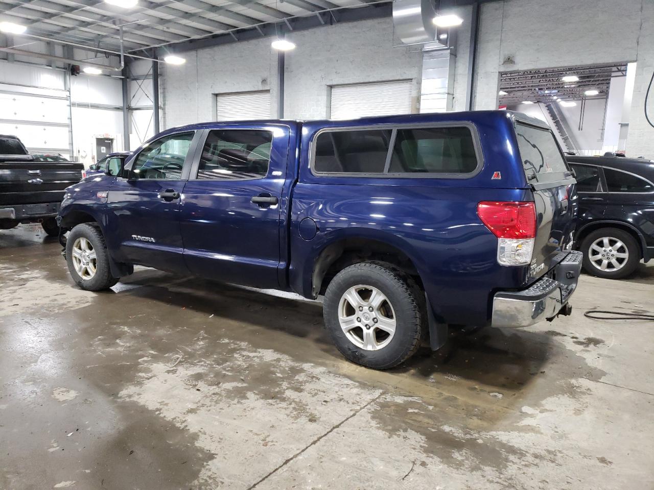 Photo 1 VIN: 5TFDW5F12BX172604 - TOYOTA TUNDRA 