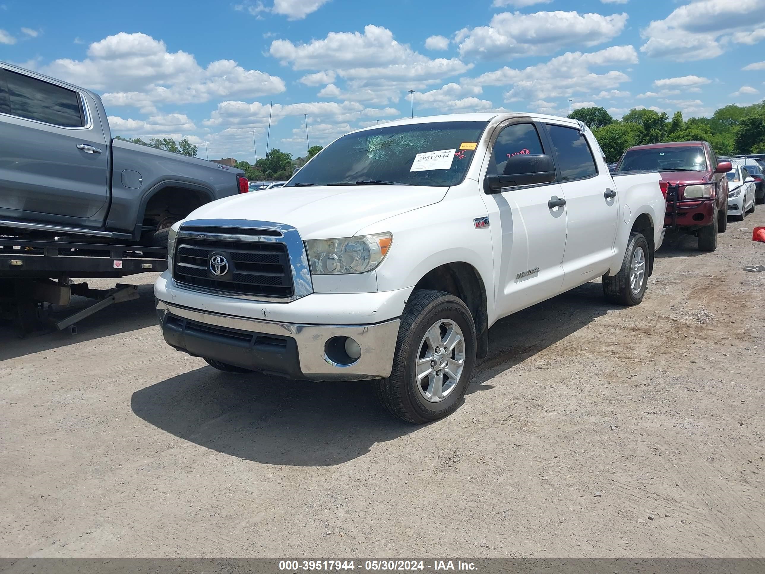 Photo 1 VIN: 5TFDW5F12BX173087 - TOYOTA TUNDRA 