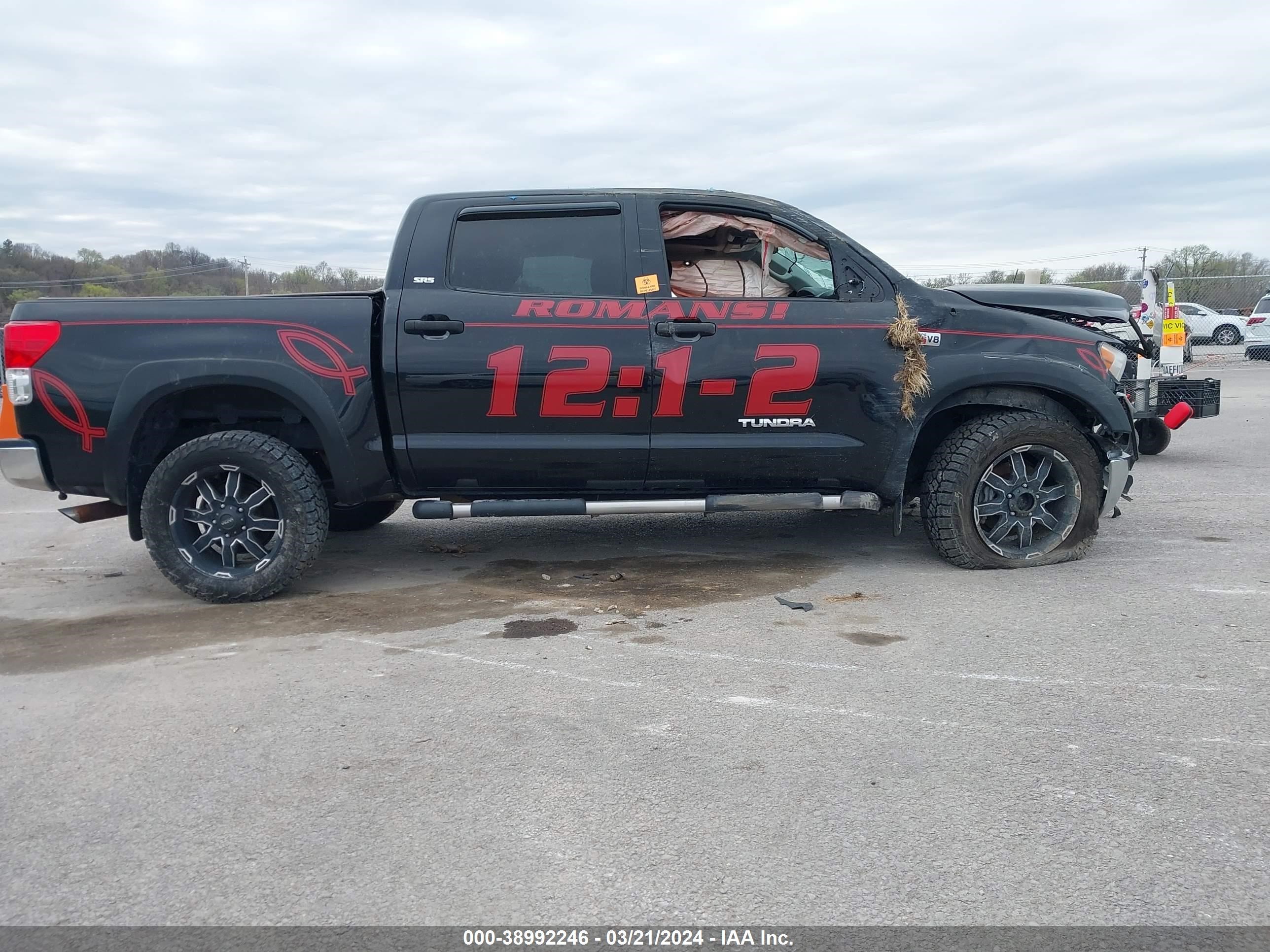 Photo 13 VIN: 5TFDW5F12DX317868 - TOYOTA TUNDRA 