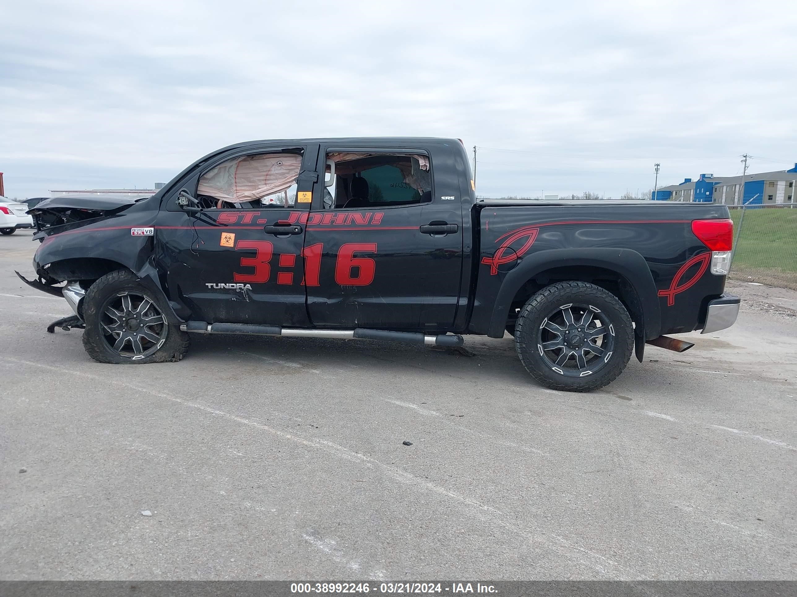 Photo 14 VIN: 5TFDW5F12DX317868 - TOYOTA TUNDRA 