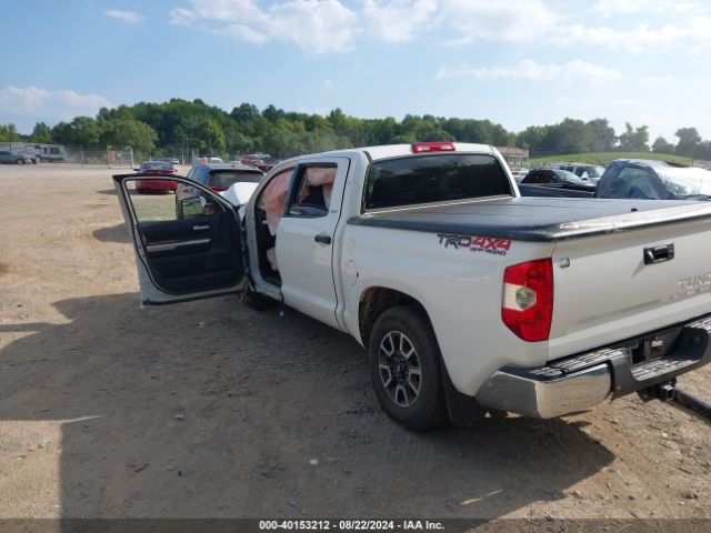 Photo 2 VIN: 5TFDW5F12FX461407 - TOYOTA TUNDRA 