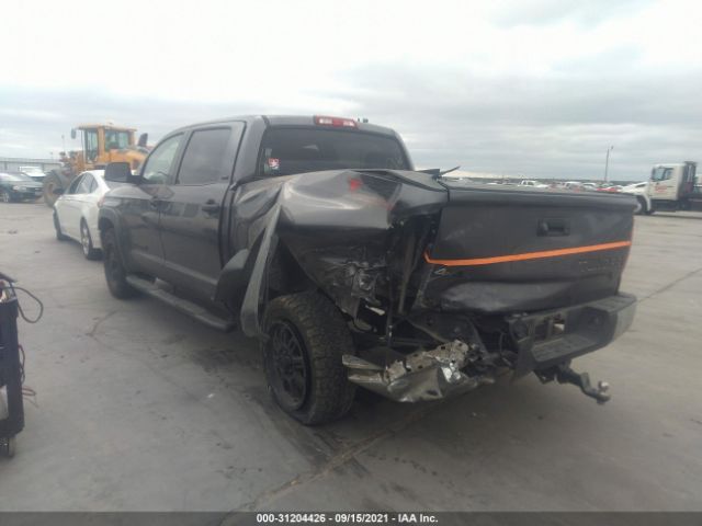 Photo 2 VIN: 5TFDW5F12HX614886 - TOYOTA TUNDRA 4WD 