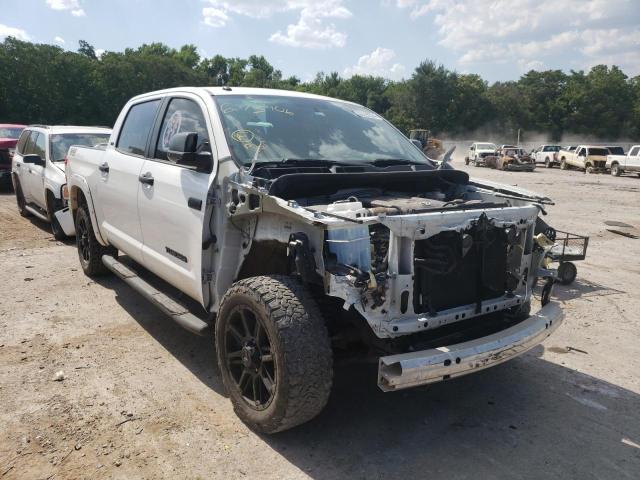 Photo 8 VIN: 5TFDW5F12HX673906 - TOYOTA TUNDRA CRE 