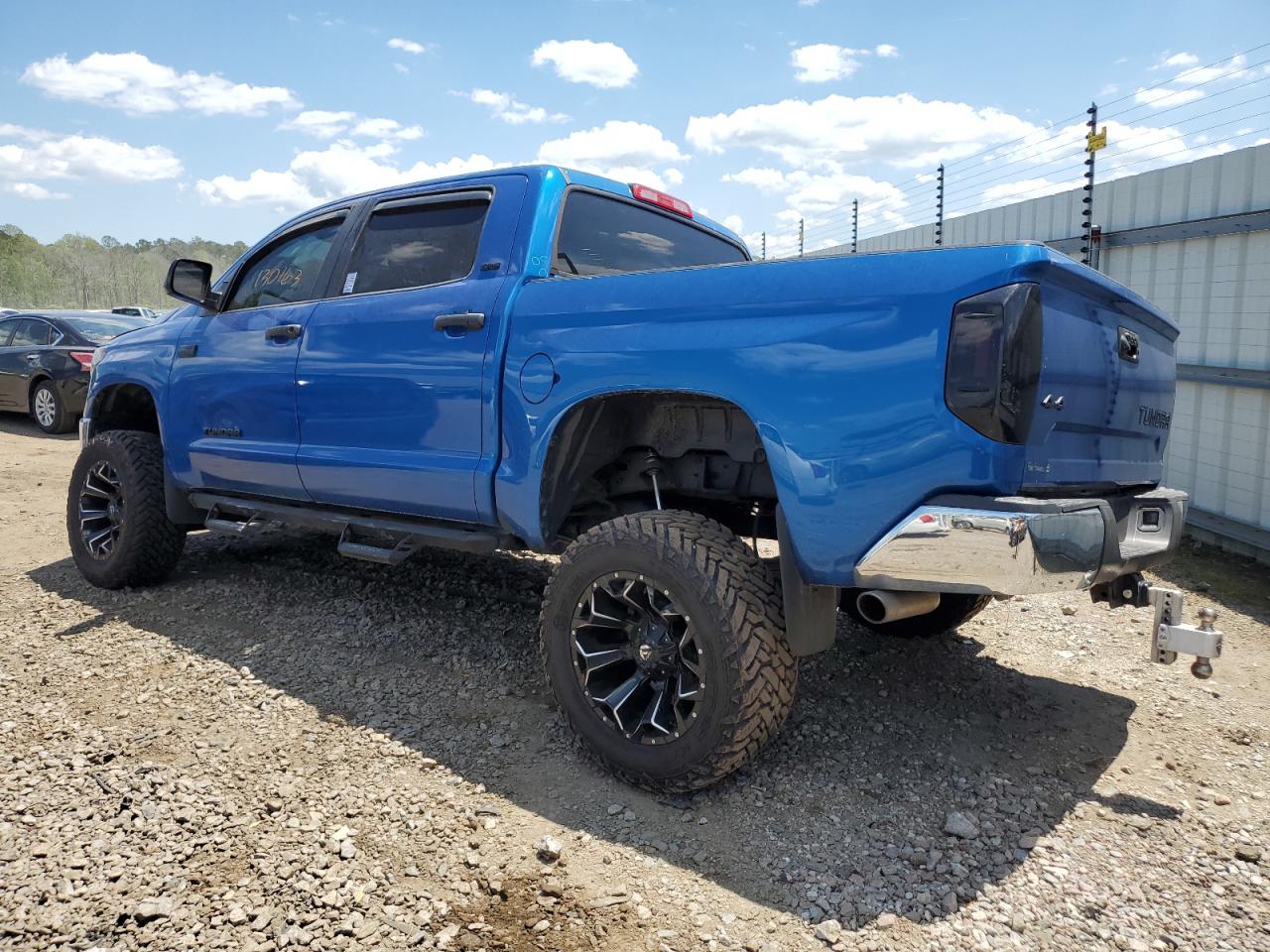 Photo 1 VIN: 5TFDW5F12HX674831 - TOYOTA TUNDRA 