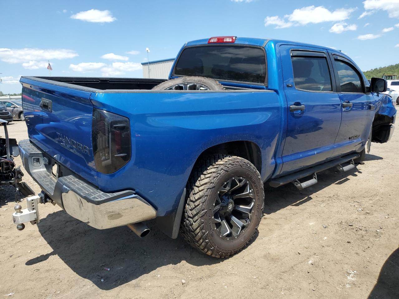 Photo 2 VIN: 5TFDW5F12HX674831 - TOYOTA TUNDRA 