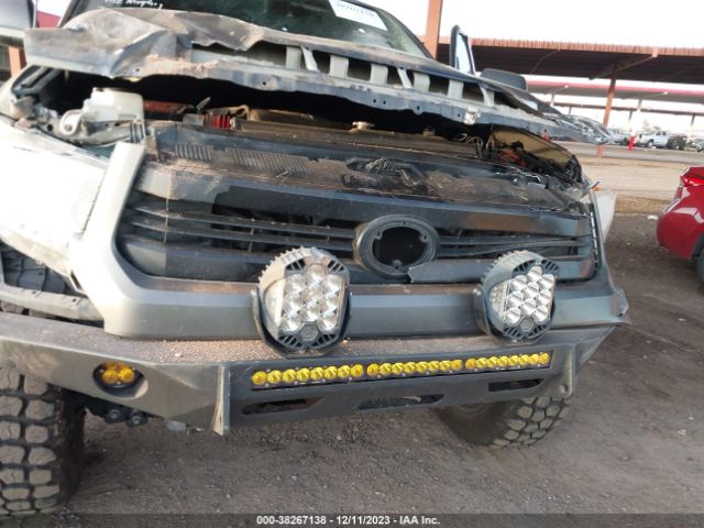 Photo 5 VIN: 5TFDW5F12HX676644 - TOYOTA TUNDRA 