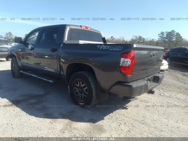 Photo 2 VIN: 5TFDW5F12JX709812 - TOYOTA TUNDRA 4WD 