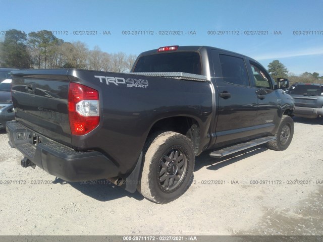 Photo 3 VIN: 5TFDW5F12JX709812 - TOYOTA TUNDRA 4WD 