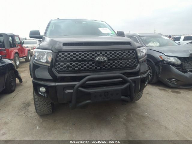 Photo 5 VIN: 5TFDW5F12JX713603 - TOYOTA TUNDRA 4WD 