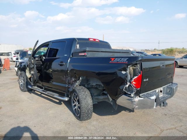 Photo 2 VIN: 5TFDW5F12JX713696 - TOYOTA TUNDRA 