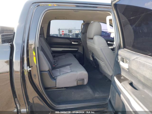 Photo 7 VIN: 5TFDW5F12JX713696 - TOYOTA TUNDRA 