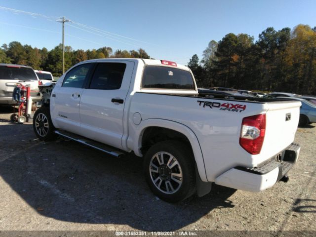 Photo 2 VIN: 5TFDW5F12JX737254 - TOYOTA TUNDRA 4WD 