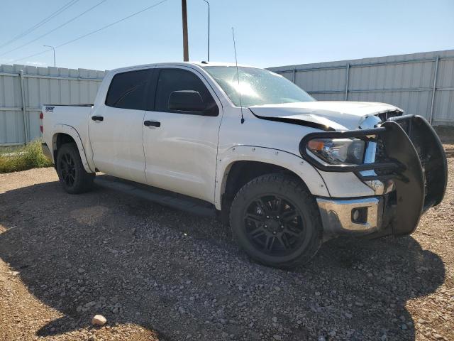 Photo 3 VIN: 5TFDW5F12JX757987 - TOYOTA TUNDRA CRE 