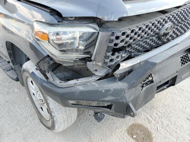 Photo 8 VIN: 5TFDW5F12JX776104 - TOYOTA TUNDRA CRE 