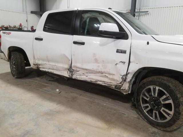 Photo 8 VIN: 5TFDW5F12KX780736 - TOYOTA TUNDRA 4X4 