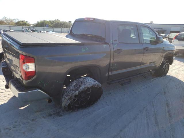 Photo 2 VIN: 5TFDW5F12KX793485 - TOYOTA TUNDRA CRE 