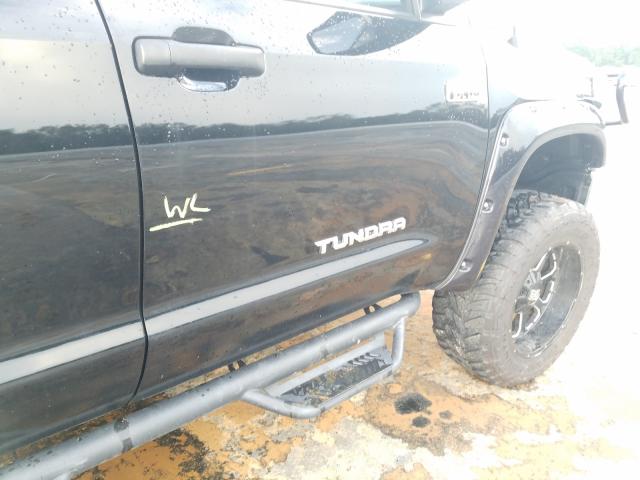 Photo 8 VIN: 5TFDW5F12KX811631 - TOYOTA TUNDRA CRE 