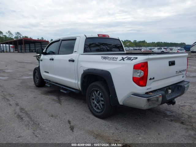 Photo 2 VIN: 5TFDW5F12KX816523 - TOYOTA TUNDRA 