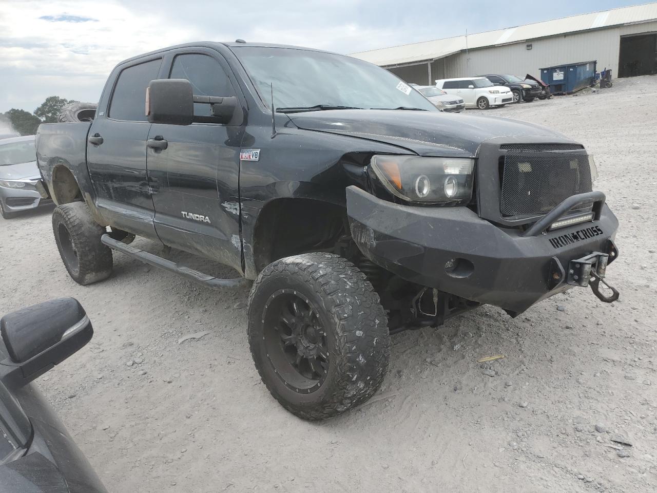 Photo 3 VIN: 5TFDW5F13AX127413 - TOYOTA TUNDRA 