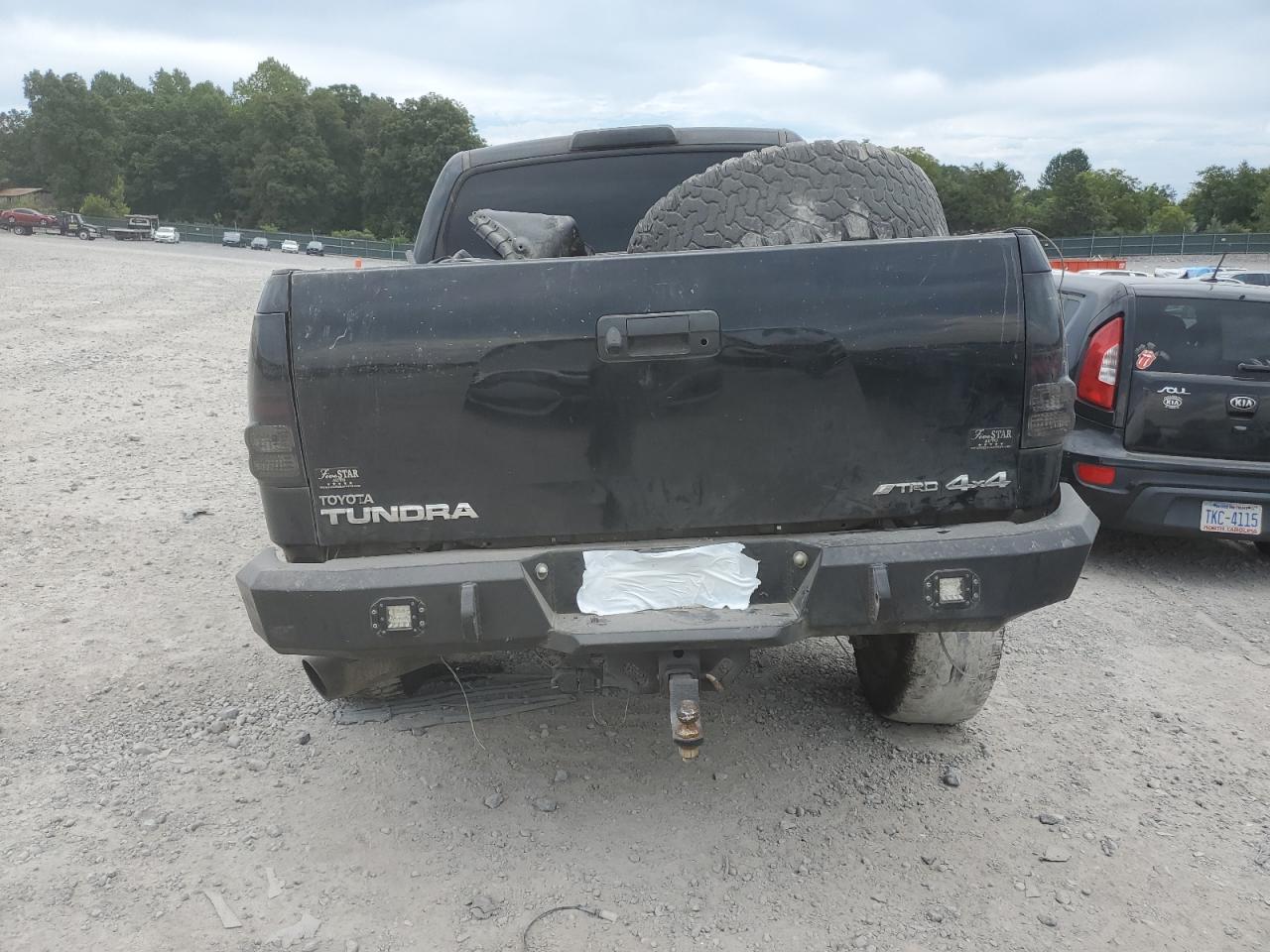 Photo 5 VIN: 5TFDW5F13AX127413 - TOYOTA TUNDRA 