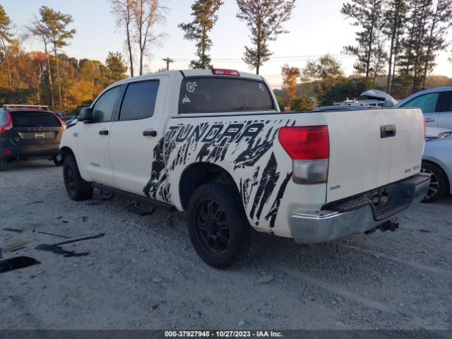 Photo 2 VIN: 5TFDW5F13AX135284 - TOYOTA TUNDRA 4WD TRUCK 